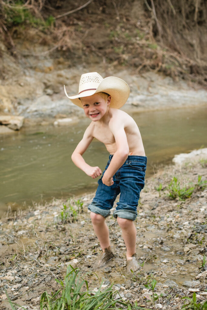 Outdoor Family Photography in the Creek