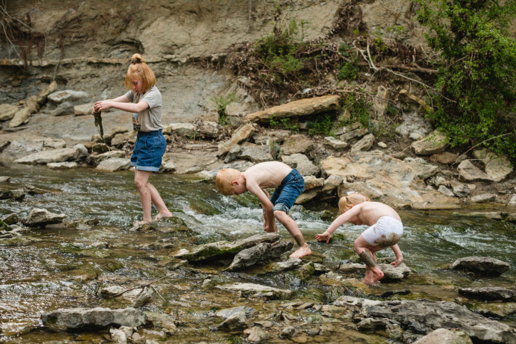 Outdoor Family Photography in the Creek