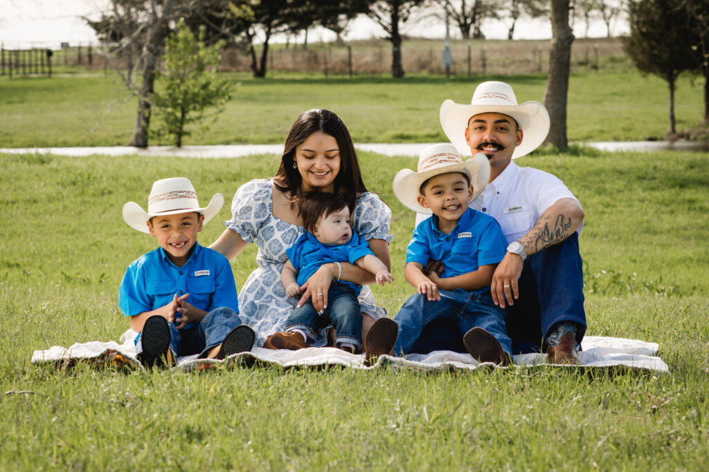 Family photos teach kids they matter