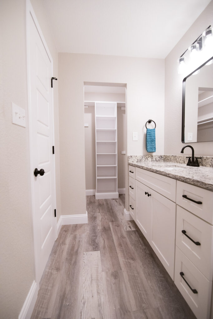 Renovated en suite and closet